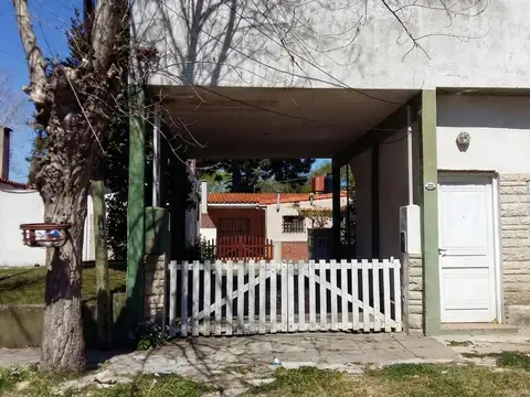 PH en venta Mar del Tuyú con patio y cochera