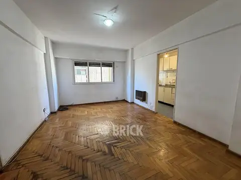 MARIO BRAVO Y AV. RIVADAVIA - IMPECABLE TODO SOL BAÑO Y COCINA COMPLETOS
