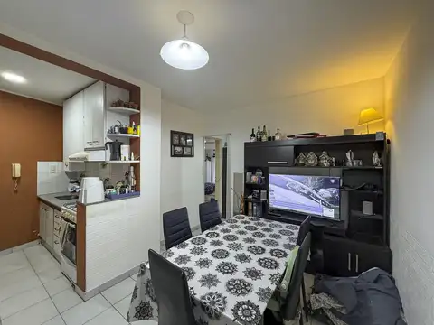 Departamento de 1 dormitorio con gran balcón y mucho potencial