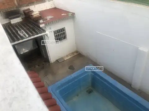 Depto Tipo Casa 3 ambientes con 2 baños