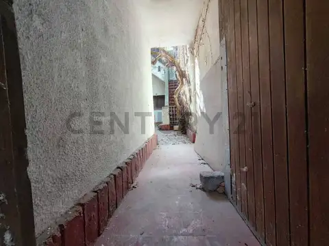 Casa 6 ambientes con 2 baños