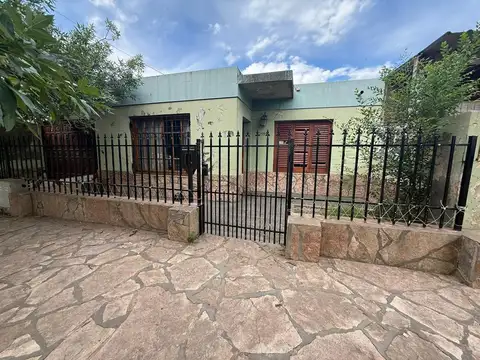 Casa a reciclar muy buena ubicación 