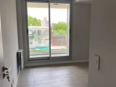 AMPLIO DEPARTAMENTO UN DORMITORIO. PICHINCHA. AMENITIES.