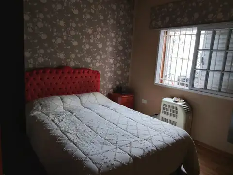 Depto Tipo Casa 5 ambientes con 2 baños