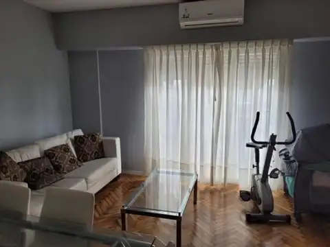 DEPARTAMENTO DE TRES AMBIENTES CON COCHERA