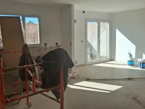 Depto Tipo Casa en Venta con 1 cocheras