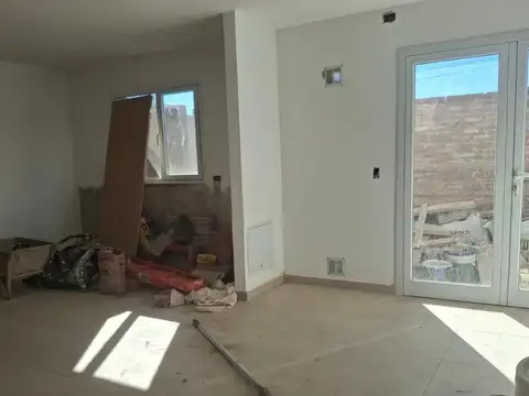 Depto Tipo Casa 3 ambientes con 2 baños