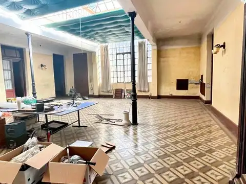 Casa en Venta con 3 cocheras