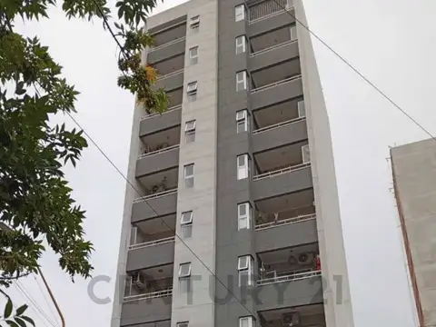 COCHERA TECHADA EN EDIFICIO CAMPANARIOS 26