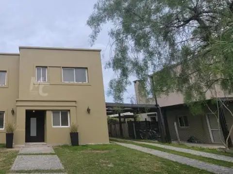 Casa en Alquiler de 3 dormitorios