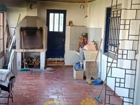 Venta de Casa 4 Amb.  en Santa Clara Del Mar  Ubicada a 400 Mts. de la playa