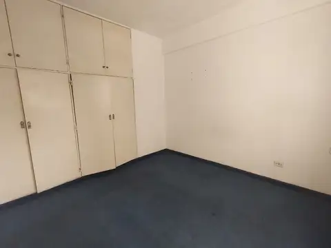 SEMIPISO 2 AMB. SUPER LUMINOSO, PROXIMO AL PARQUE CENTENARIO