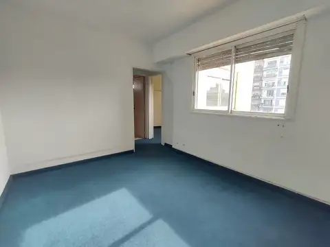 SEMIPISO 2 AMB. SUPER LUMINOSO, PROXIMO AL PARQUE CENTENARIO