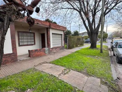 VENTA CASA - FLORENCIO VARELA CENTRO