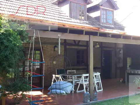 Casa 5 ambientes con 2 baños