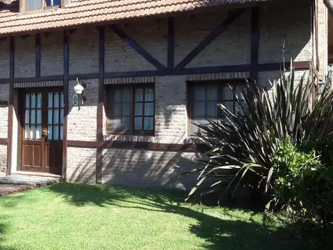 Venta - Casa 5 Ambientes en Las Praderas De Luján
