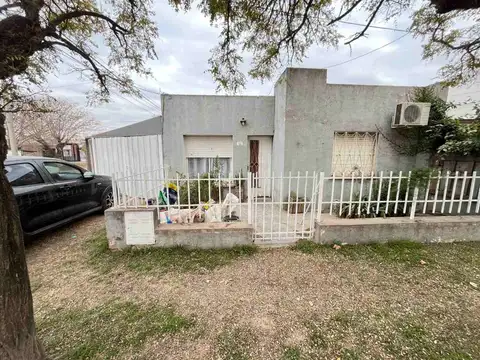 VENTA 2 CASAS SOBRE UN MISMO LOTE IDEAL RENTA