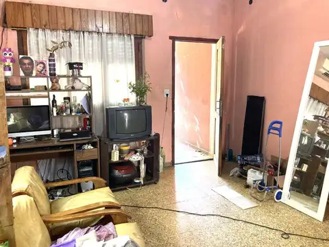 Casa 3 ambientes con 1 baño
