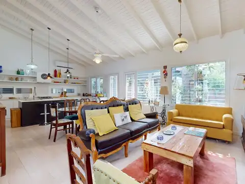 CASA EN VENTA GONNET 5 DORMITORIOS