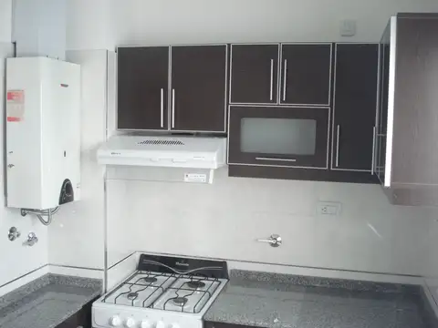 Departamento en Alquiler en Haedo, $ 550.000