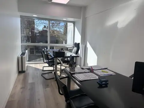 Oficina en Alquiler al Este