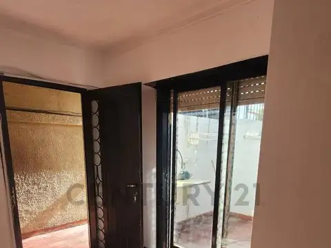 Depto Tipo Casa 2 ambientes con 1 baño