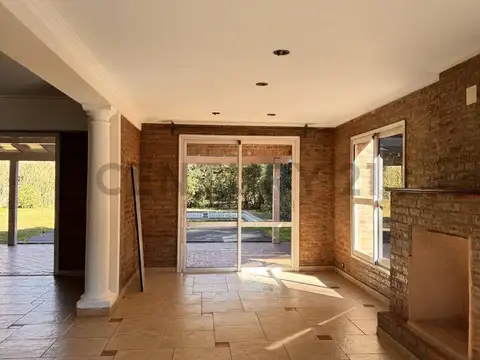 Casa 6 ambientes con 5 baños