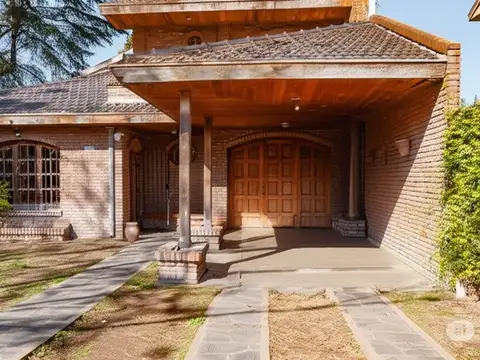 APTA CREDITO  CASA EN VENTA 5 AMB. GRAND BOURG