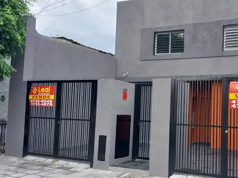 ***APTO CREDITO***  DUPLEX A ESTR. 3 AMB, COCH Y JARDÍN 
