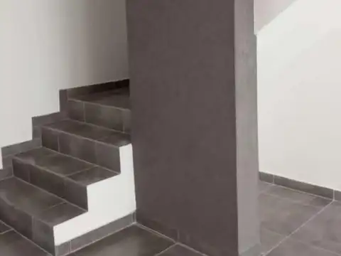  APTO CREDITO   DUPLEX A ESTR. 3 AMB, COCH Y JARDÍN