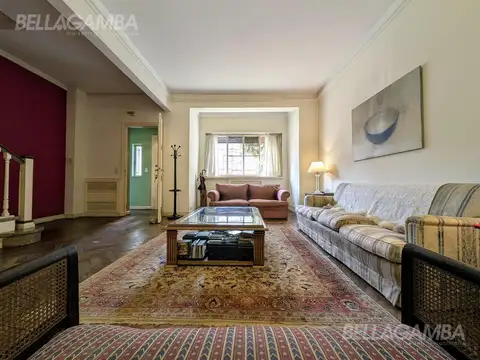 Casa en Venta con 3 cocheras