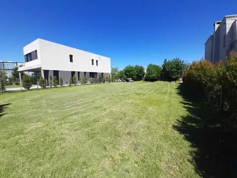 Boulevard los Castaños 300