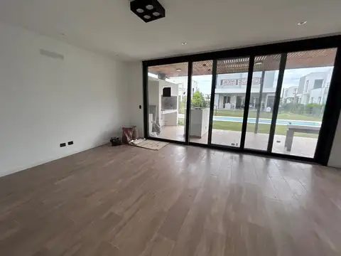 Casa en Venta en Castaños 4 dormitorios, Nordelta 100