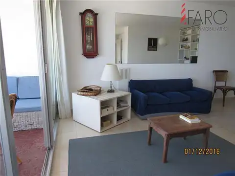 Apartamento en Península 2 dormitorios con muy linda vista a Playa Brava