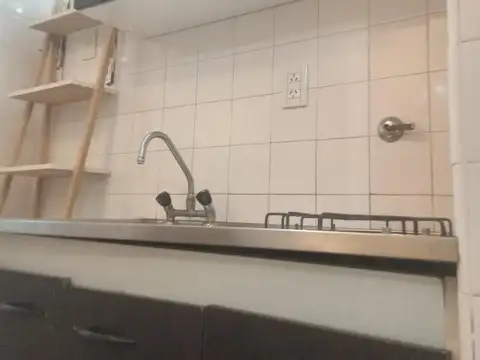 Pasaje Carabelas 200, Piso 1
