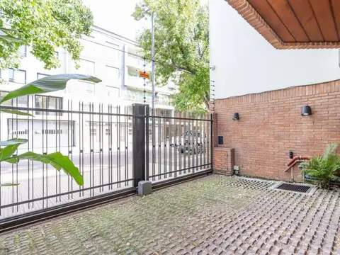 Casa 7 ambientes con 5 baños