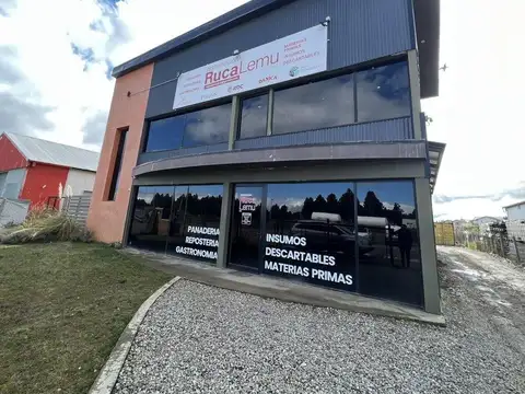 VENTA - IMPECABLE GALPÓN  CON OFICINAS Y SALON DE VENTAS