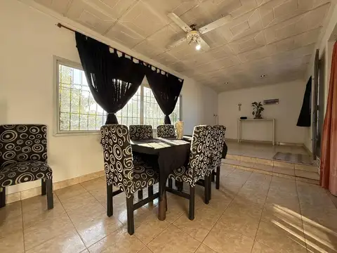 Casa con local comercial en Av. Facundo Zuviria