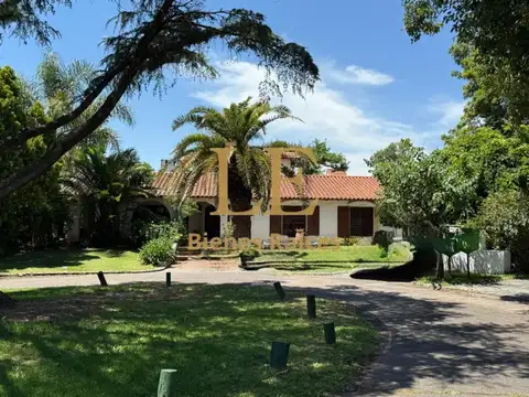 Casa 5 ambientes con 5 baños