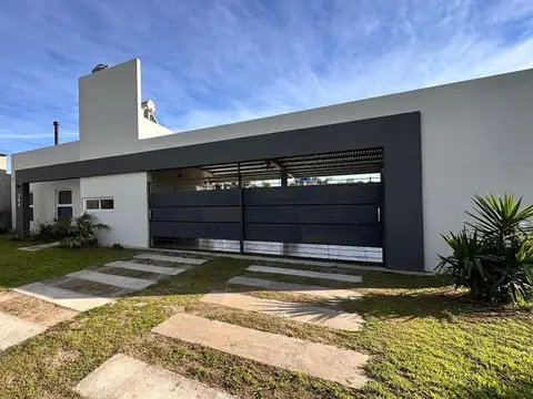 EN VENTA / CASA EN LOTEO BRUNO /SUSANA