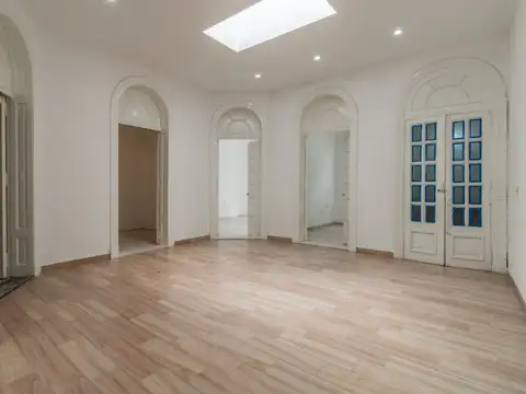 EDIFICIO | 14 OFICINAS | 4 BAÑOS | TERRAZA | SUBSUELO | ZONA ABASTO