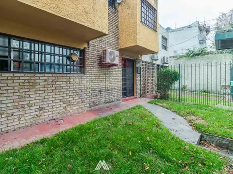 Venta casa PH Duplex en Buceo con gge