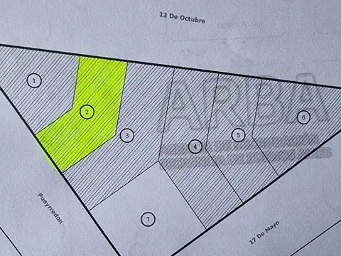 Colectora Oeste 12 de Octubre, entre Pueyrredón y 17 de mayo