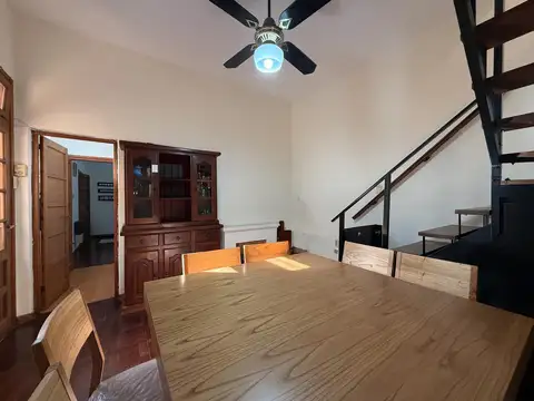 Venta PH de 2 plantas con 2 dormitorios   comodín, barrio Parque, Rosario