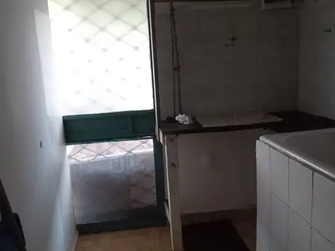 Local en Alquiler en Villa Luro, $ 400.000