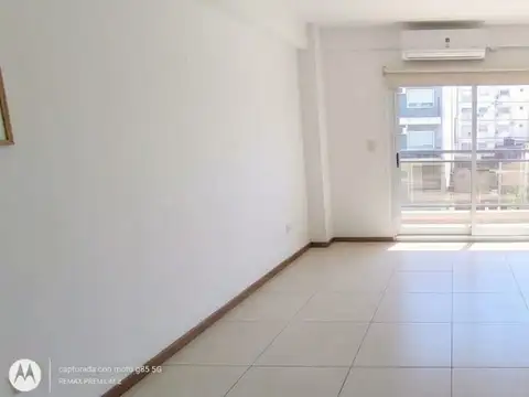 DEPARTAMENTO 2 AMB. BARRACAS AMPLIO CON BALCÓN