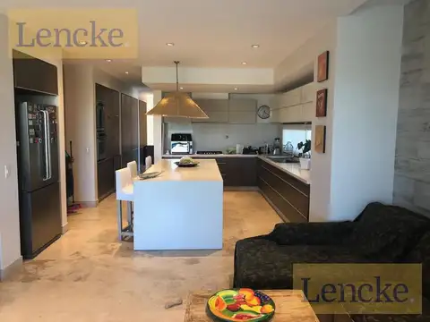 Casa 5 ambientes con 5 baños