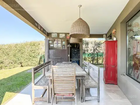 Casa 6 ambientes con 3 baños