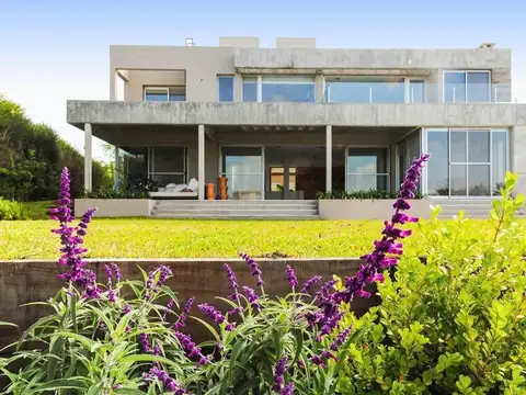 Avenida de los Lagos Nordelta 100