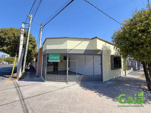Casa LOS LAURELES  al 400 TRES CERRITOS (FFERROVIARIO)